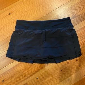 black lululemon tennis skirt